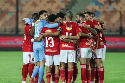 بـ 10 لاعبين.. الأهلي يتأهل إلى مجموعات الأبطال على حساب إيجل نوار (فيديو)